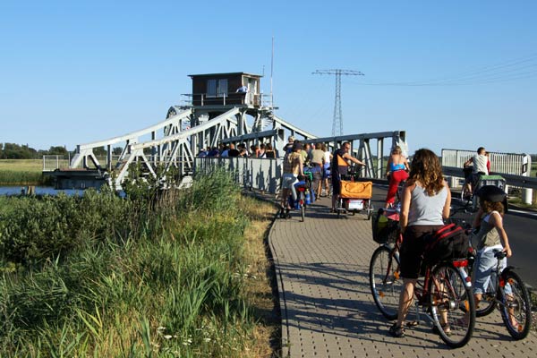 zur Übersicht Meiningenbrücke ...